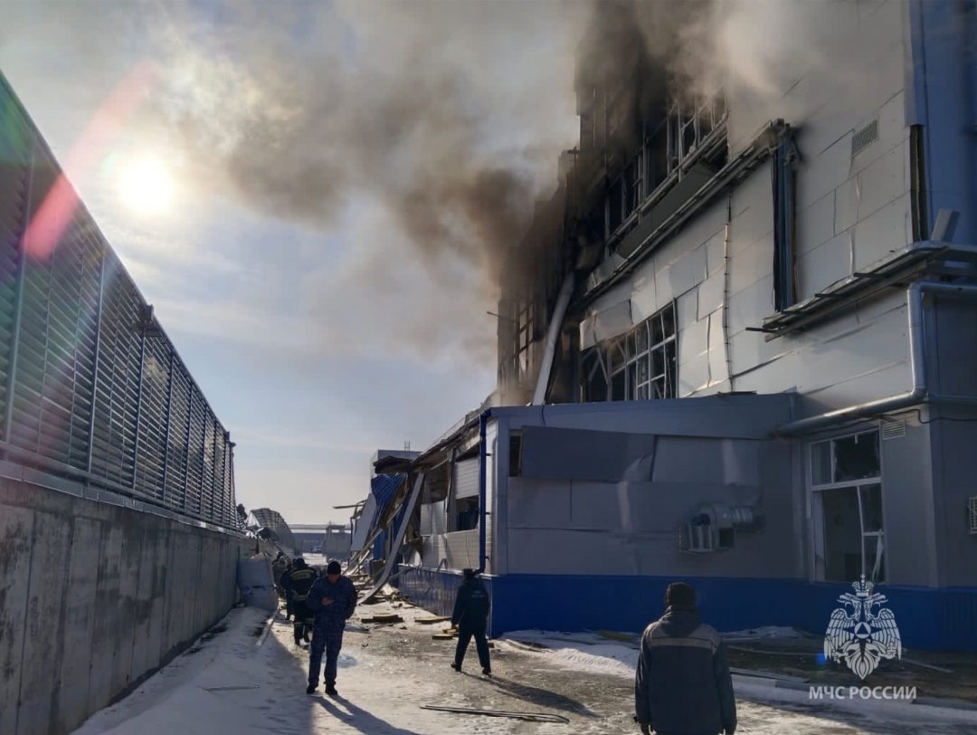 В Ростовской области пожарные МЧС России ликвидировали крупный пожар