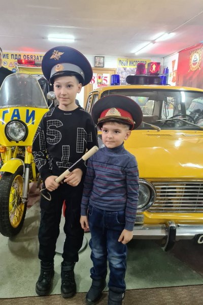 В преддверии Дня защитника Отечества юные шахтинцы побывали в гостях у полицейских
