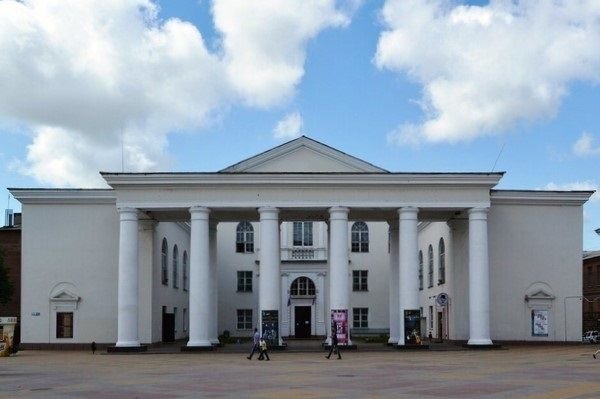 Шахтинский драматический и Ростовской молодежный театры планируется отремонтировать в этом году
