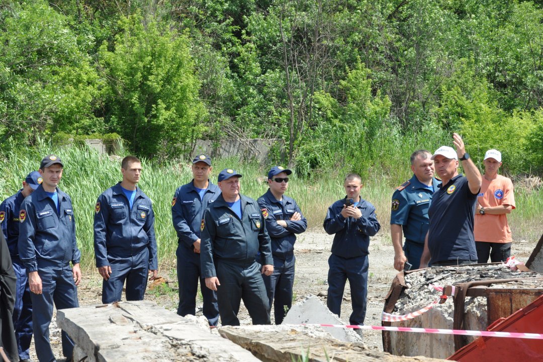 В Шахтах начались X соревнования по пятиборью спасателей аварийно-спасательных формирований на кубок губернатора