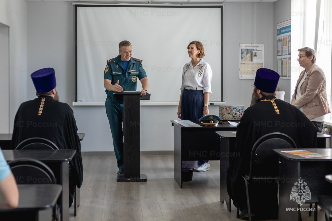 Помогать тушить пожары в Шахтах будут священники